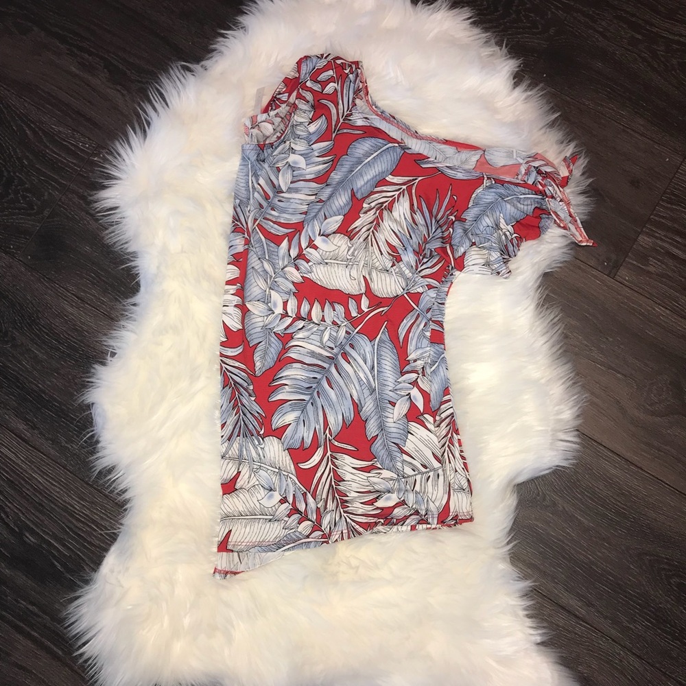 Red plus size top - Picture 2 of 5